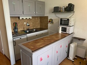 Fridge, microwave, toaster