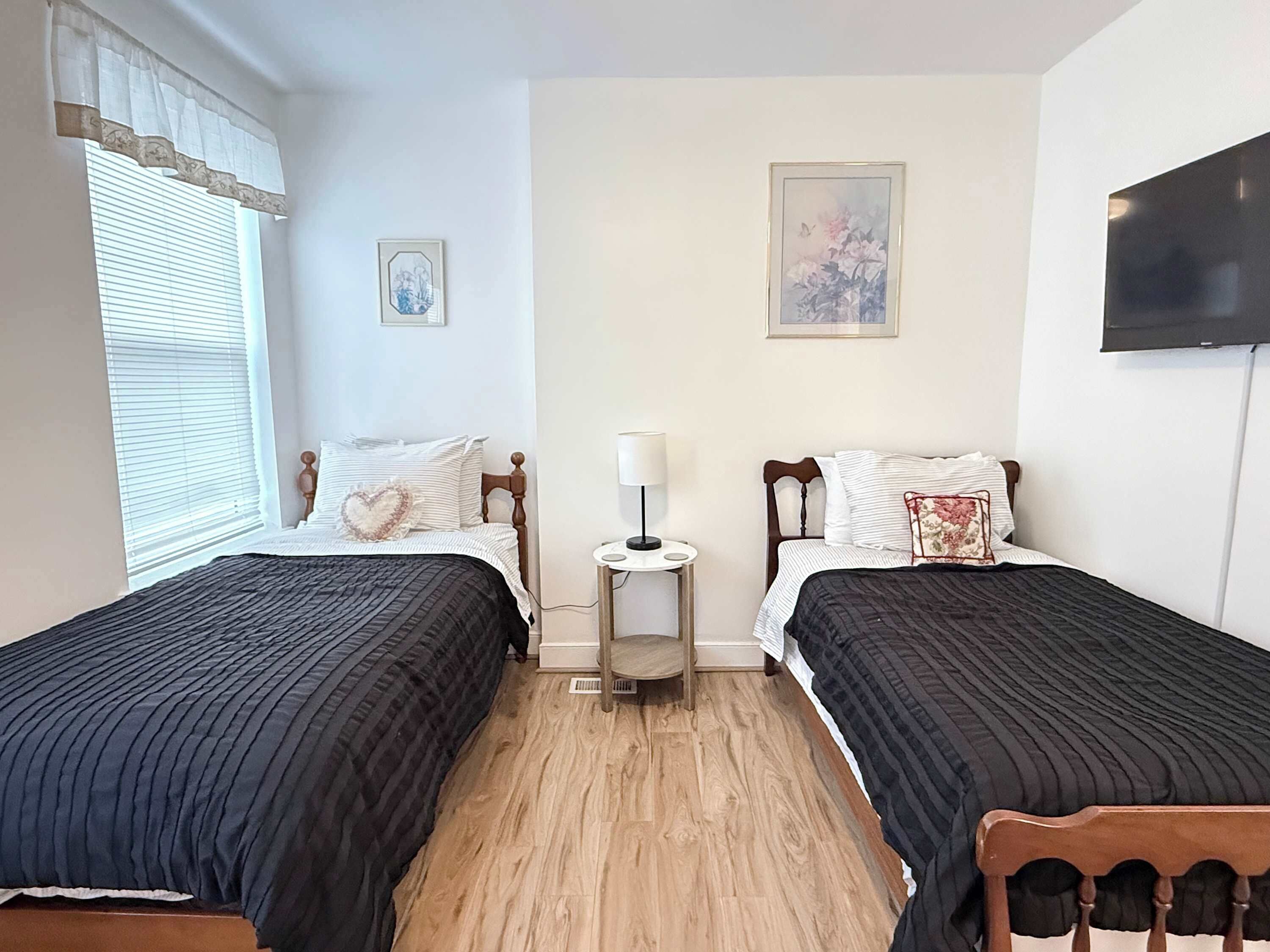 3 dormitorios, escritorio, tabla de planchar con plancha y wifi