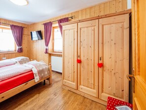 2 Schlafzimmer, Bügeleisen/Bügelbrett, WLAN