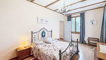 3 camere, una scrivania, Wi-Fi