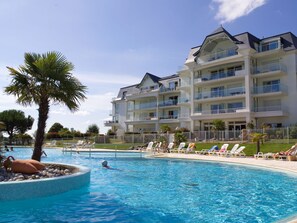 Pool - Le Domaine de Fontenelles by Interhome (Saint-Gilles-Croix-de-Vie/Givrand)