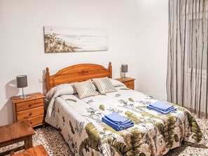 3 chambres, bureau, accès Internet