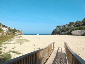 Platja a a prop 