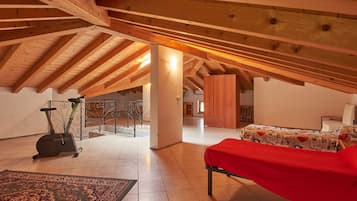 4 camere, ferro/asse da stiro, accesso a Internet