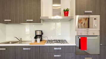 Fridge, microwave, oven, dishwasher