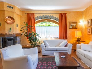 TV - Fulvia (CCO125) by Interhome (Colico)