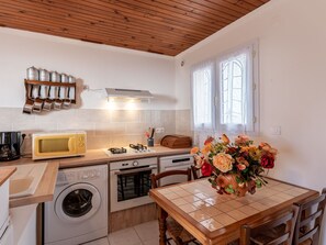 Kühlschrank, Mikrowelle, Ofen, Geschirrspüler