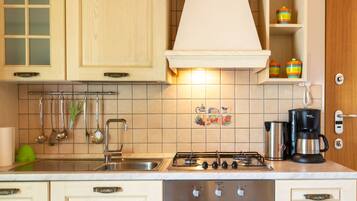 Frigorifero, forno, lavastoviglie, tostapane