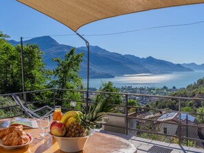 Outdoor dining - Ca' Ermy by Interhome (Gravedona)