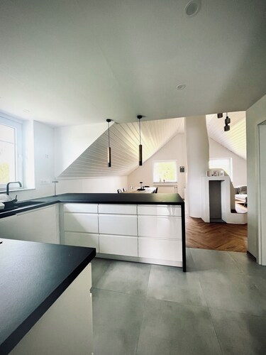 Modernes Lay-Haus in der Vulkaneifel mit Garten - 5 Min. zum Badesee u Wanderweg