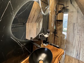 Deluxe Cottage, Balcony, Mountain View | Bathroom | Shower, free toiletries, hair dryer, bathrobes - Lost in Sky (Yenokavan)