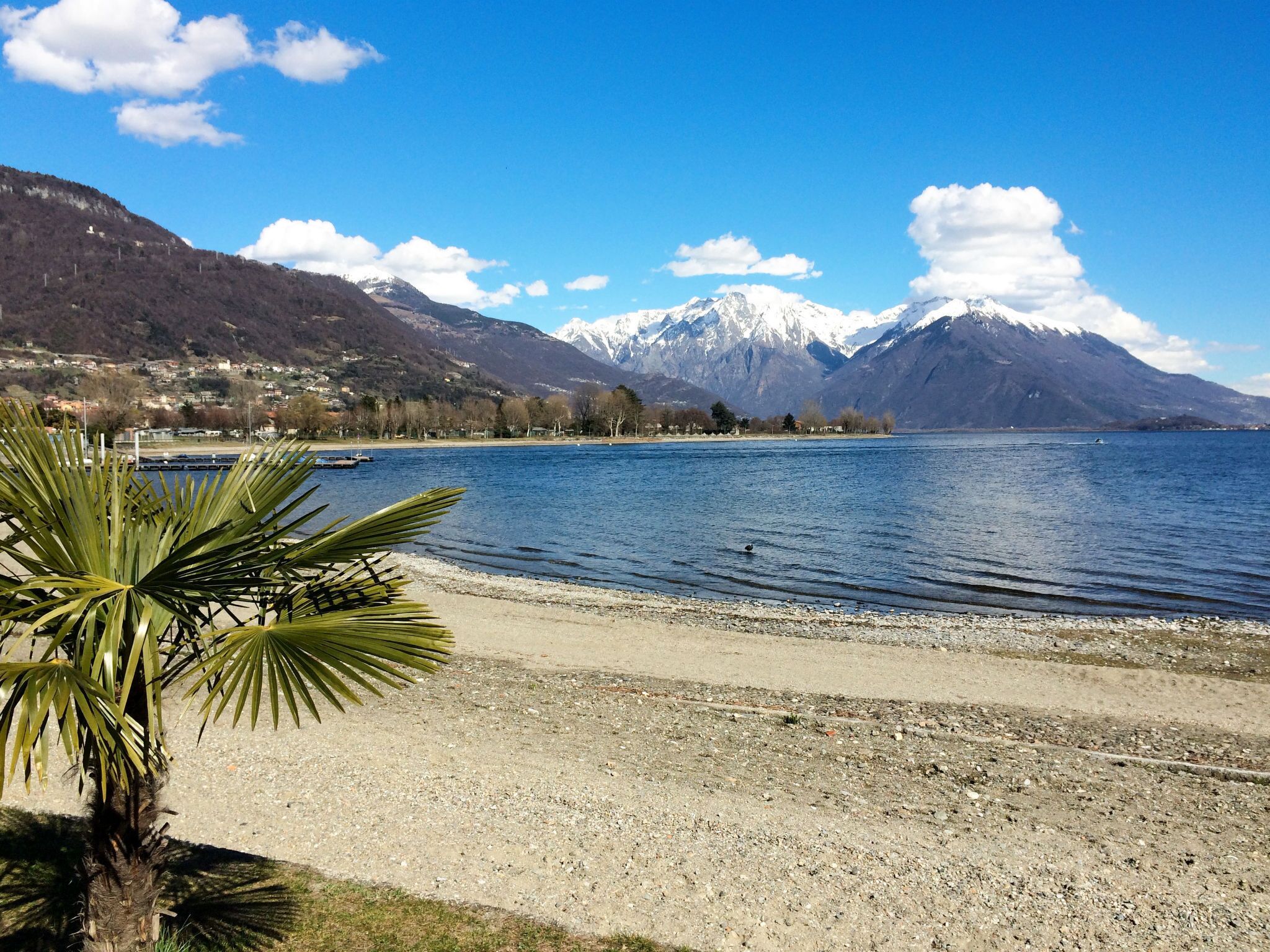 Una spiaggia nelle vicinanze