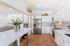 Fridge, microwave, oven, dishwasher - Villa Mia - Vale do Lobo (Almancil)