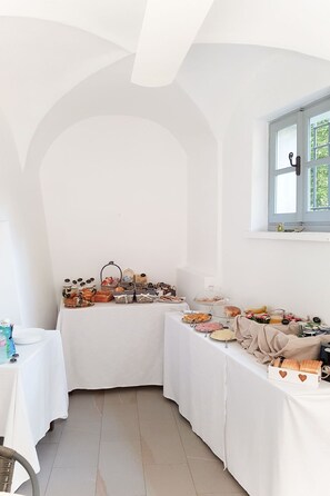 Dining - Isotta (FLG206) by Interhome (Finale Ligure)