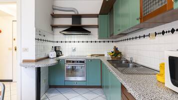 Frigorifero, forno, pentole/stoviglie/utensili