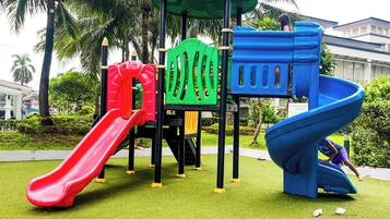 Children’s play area – outdoor