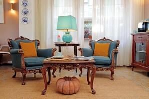 Tägliches inbegriffenes Frühstück zur Selbstbedienung