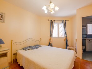 4 bedrooms, iron/ironing board, WiFi - La Figuière by Interhome (Sainte Maxime)
