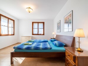 4 Schlafzimmer, Bügeleisen/Bügelbrett, WLAN