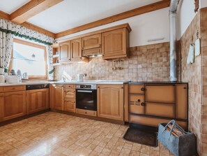 Frigorifero, microonde, forno, lavastoviglie