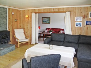 TV, fireplace, DVD player - Bjørkeneset by Interhome (Uggdal)
