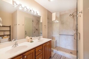 Douche, serviettes fournies
