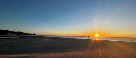 Accommodatie ligt op het strand, strandlakens