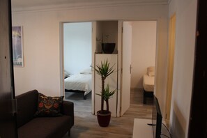 Living area - Appartement Rouge, Bienvenus à la Belle de Mai ! (Marseille)