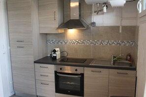 Private kitchen - Appartement Rouge, Bienvenus à la Belle de Mai ! (Marseille)