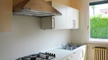 Kühlschrank, Mikrowelle, Ofen, Toaster