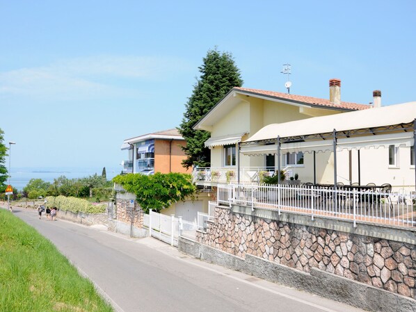 Esterni