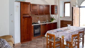 Fridge, oven, dishwasher, high chair