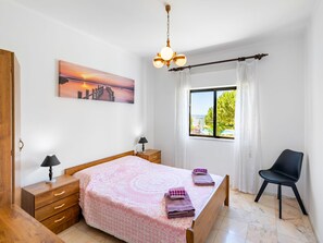 2 bedrooms, iron/ironing board, WiFi - Quinta do Torrejão by Interhome (Armação de Pêra)