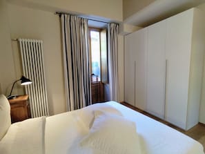 2 bedrooms, Internet