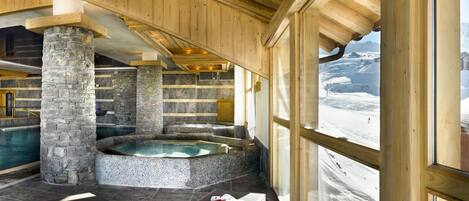 Piscine couverte, piscine chauffée