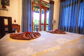 Double Room, Pool View | Desk, laptop workspace, free WiFi - Arcadia Resort (Hikkaduwa)