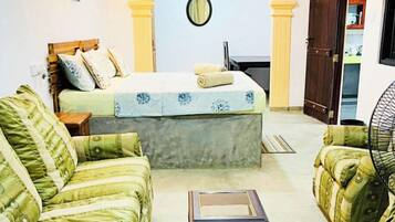 Bungalow, Garden View | Desk, laptop workspace, free WiFi