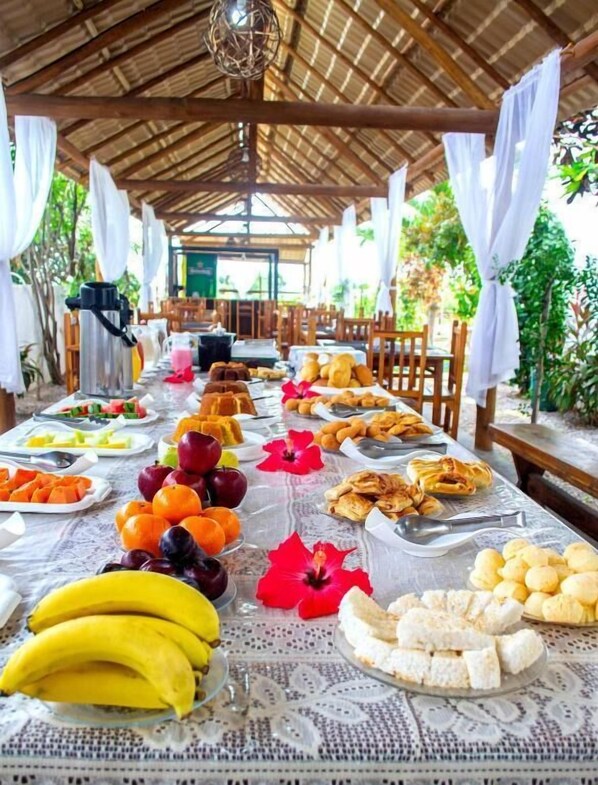 Free daily continental breakfast - Milano Hotel Pousada Canoa Quebrada (Aracati)