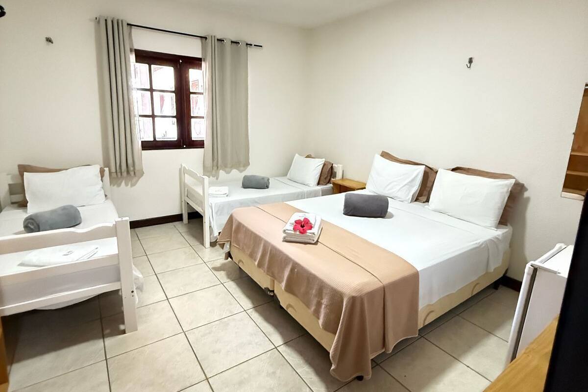 Classic Quadruple Room | In-room safe, iron/ironing board, free WiFi