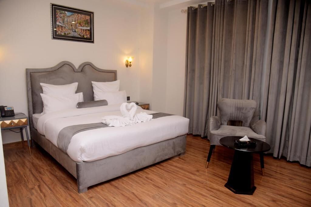 Deluxe Double Room, City View | Desk, free WiFi, bed sheets