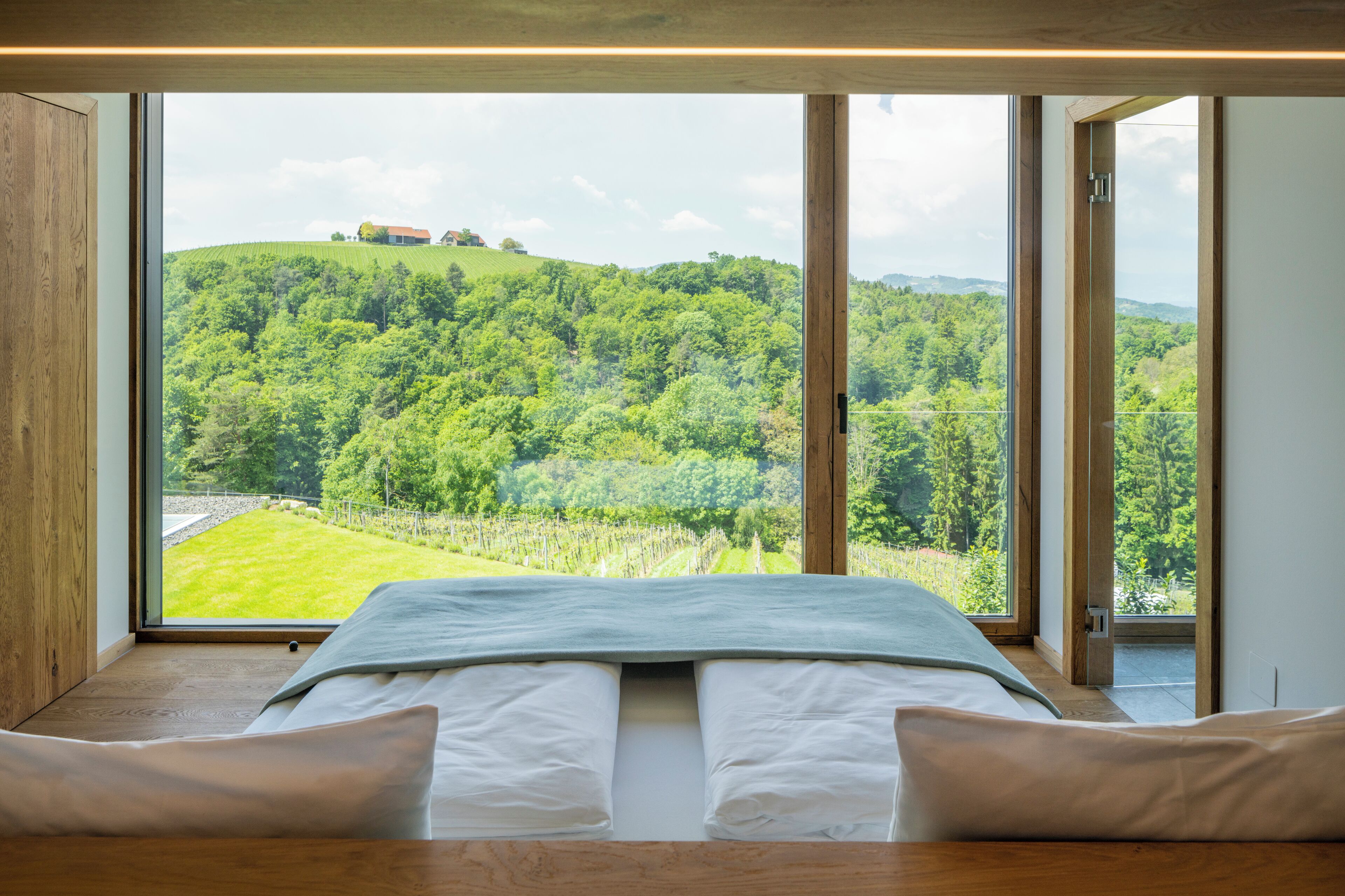 Rumah Mewah, kolam renang pribadi, pemandangan kebun anggur | 4 kamar tidur, seprai premium, minibar, dan didekorasi berbeda-beda