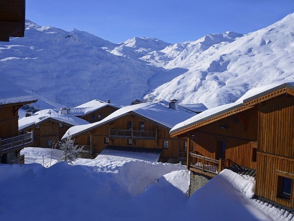 Exterior - CGH Rés&Spa Chalets du Soleil (C) 4* by Interhome (Les Menuires)