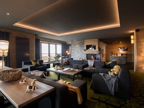 TV - CGH Rés&Spa Chalets du Soleil (C) 4* by Interhome (Les Menuires)