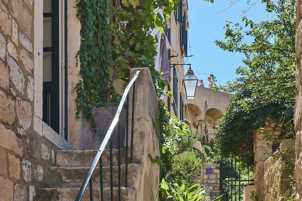 Hedera Estate, Hedera Studio 7