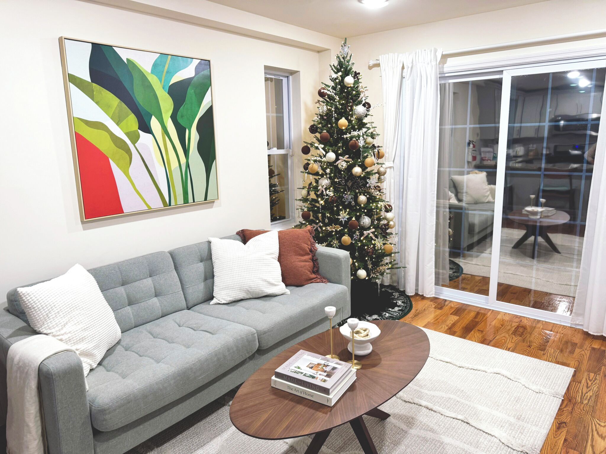 Een smart-tv en een kantoor