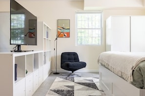 1 dormitorio, escritorio, tabla de planchar con plancha y wifi gratis