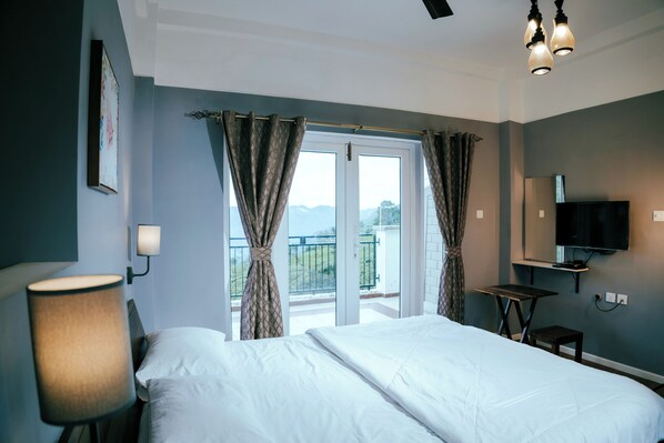 3 bedrooms, WiFi, bed sheets