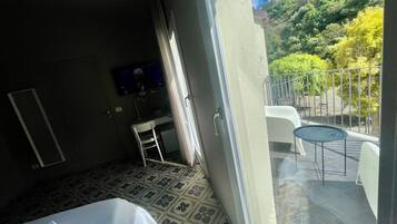 Deluxe Double or Twin Room, 1 King Bed, Non Smoking, Hill View | Terrace/patio