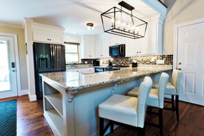 Fridge - Serenity on Wateree- Dock & Sauna! (Ridgeway)