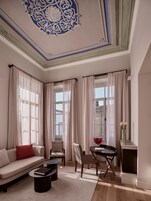 Premium bedding, down comforters, minibar, in-room safe